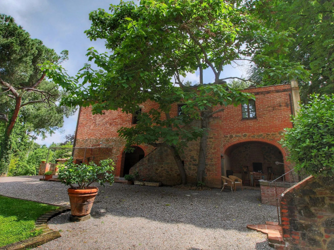 Cozy Villa in Sinalunga with Terrace