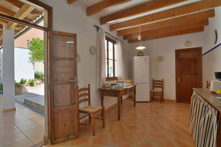 Mallorca Town House with Pool Beaches 20 Mints