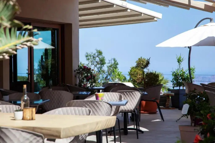 Le Scandola Hotel