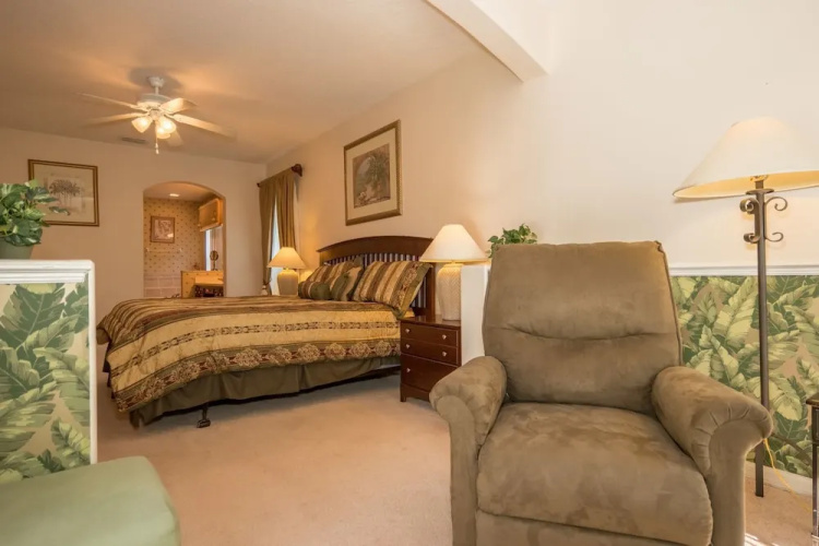 FC121PP Four Corners - Five Bedroom Home