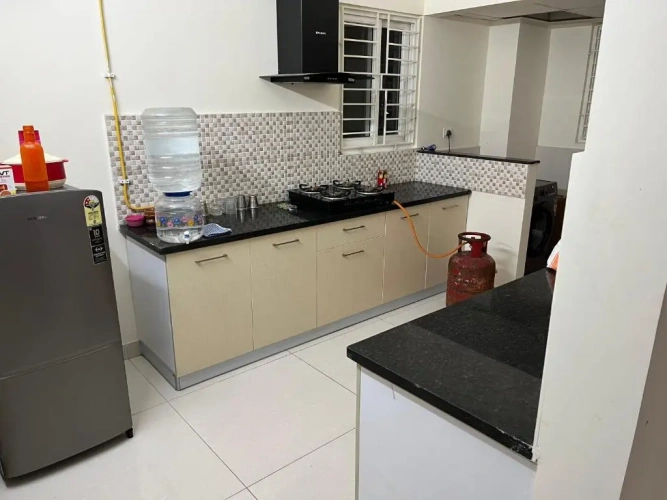 3 Bedrooms Apartment