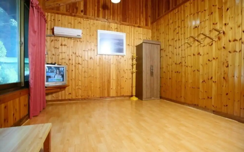 Gapyeong Kalbongsan Caravan Pension