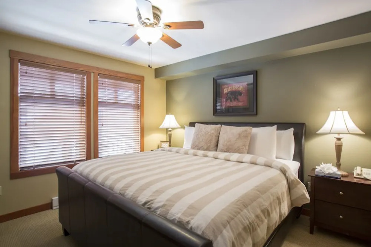 1310 - One Bedroom + Den Standard Eagle Springs West 1 Condo by RedAwning