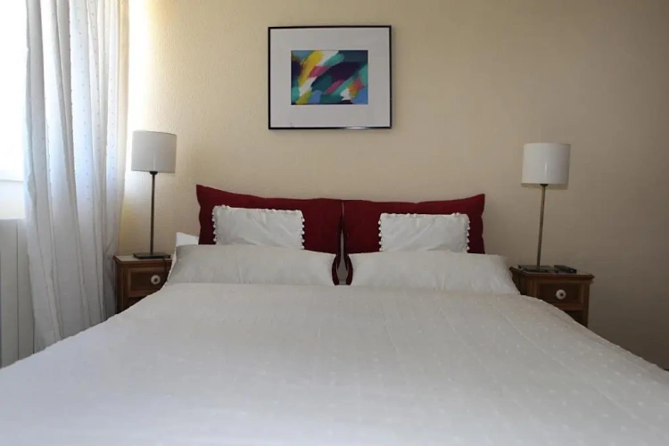 3 Bedrooms Apartment