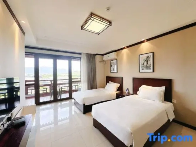 Deluxe Twin room with lake view