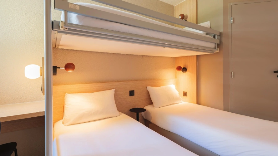 Standard Quintuple room