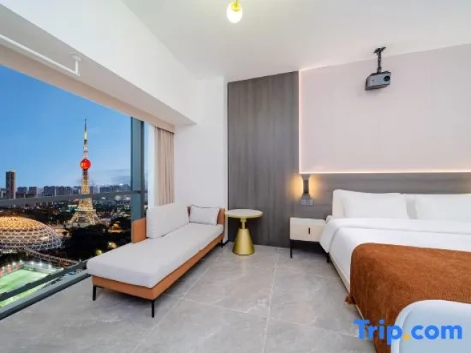 Standard Double room with city view