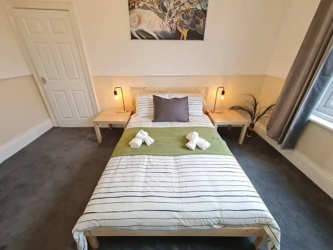 Large 3 Bed Flat Free Parking