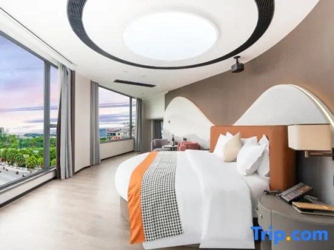Suite with mountain view