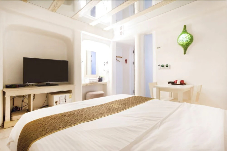 M Hotel