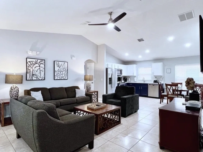 4 Bedrooms Cottage