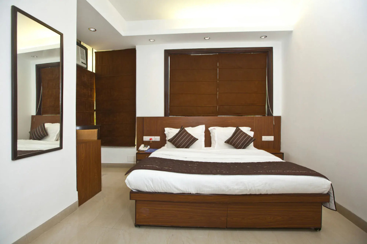Hotel Mall View by OYO Rooms