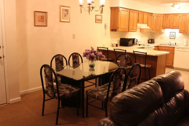 2 Bedrooms Standard Family room with balcony