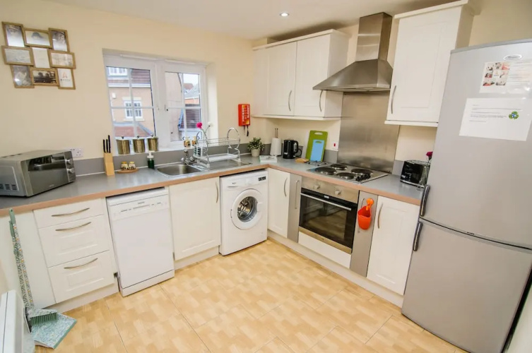 Sargeson Apartment