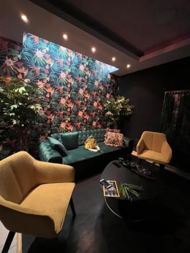 Black Pearl apartment