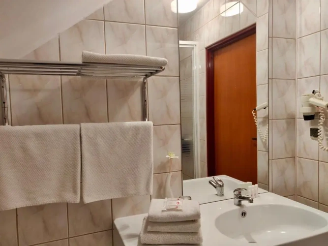 Economy Triple room