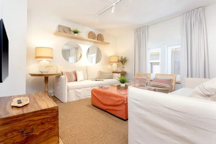 3 Bedrooms Apartment