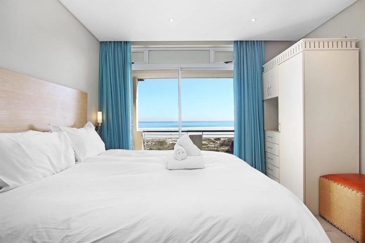 Leisure Bay 214