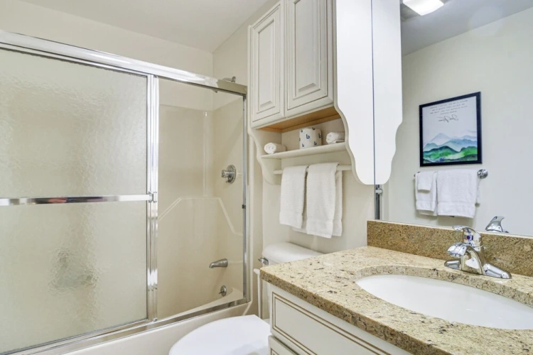 2 Bedrooms Apartment