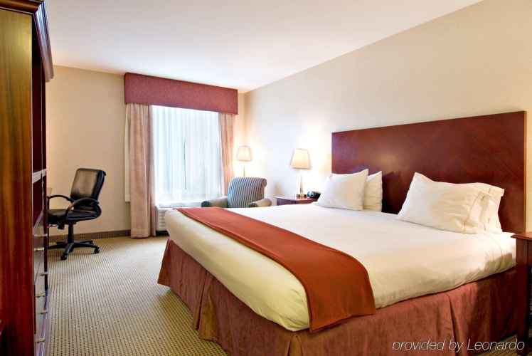 Holiday Inn Express & Suites Surrey by IHG