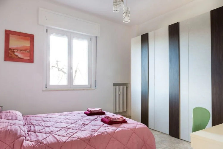 Parma Railway Station Apartment with Garage