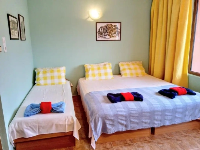 Standard Triple room