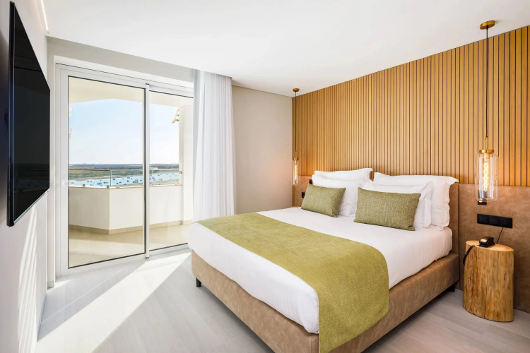 2 Bedrooms Deluxe Suite