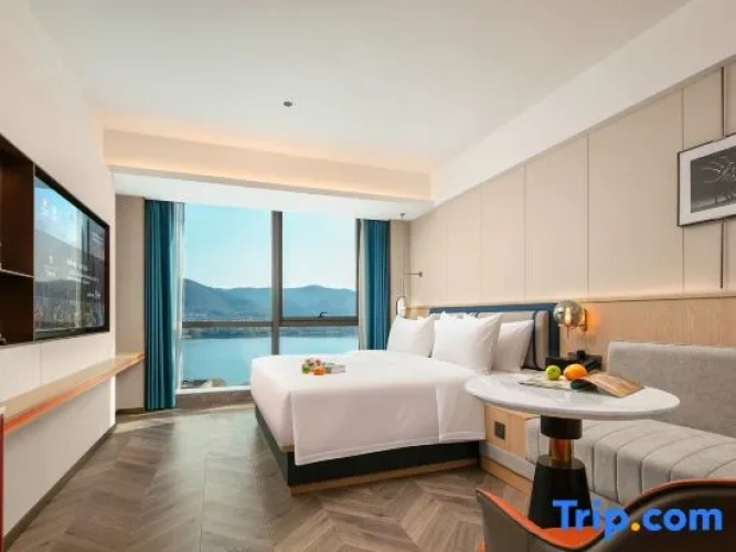 Deluxe Double room with lake view