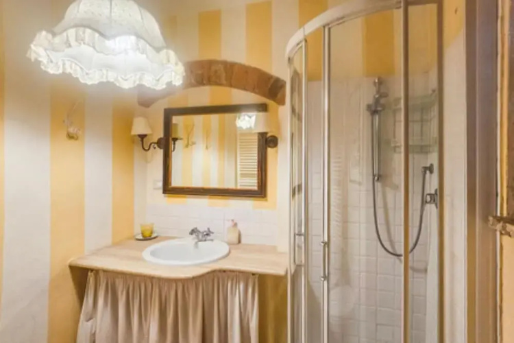 Francigena Pergola Apartment Shared Pool