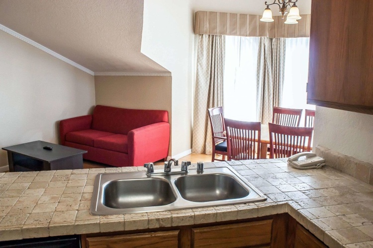 Quality Inn & Suites photo 23
