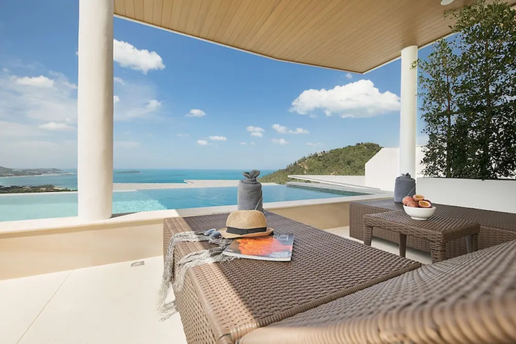 4BR-Luxurious Private Pool Villa Oasis