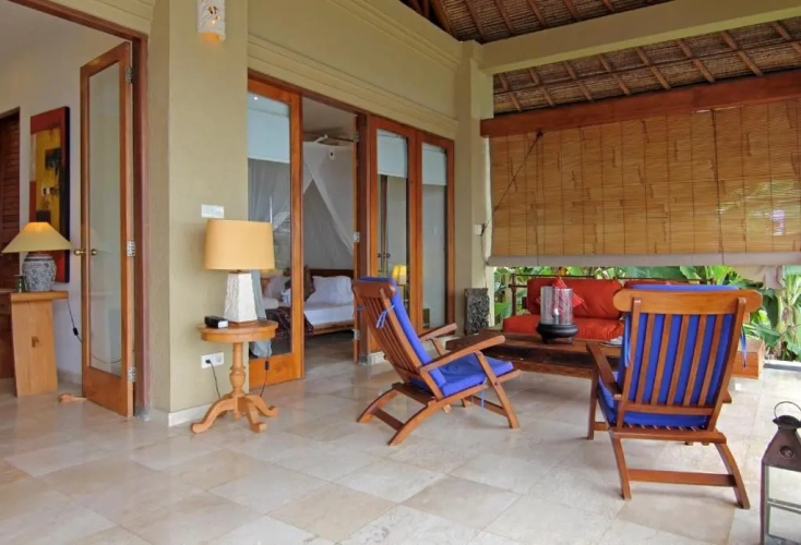2 Bedrooms Villa