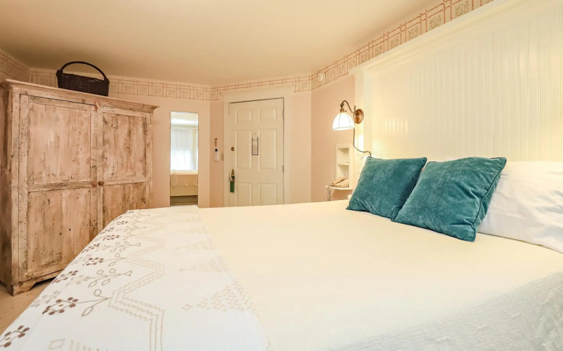 The Charlotte Hotel & Restaurant