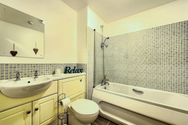 Modern 3 Bed/2bath City Centre Apartment
