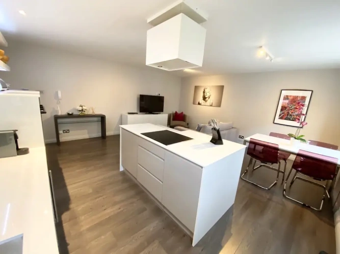 2 Bedrooms Apartment