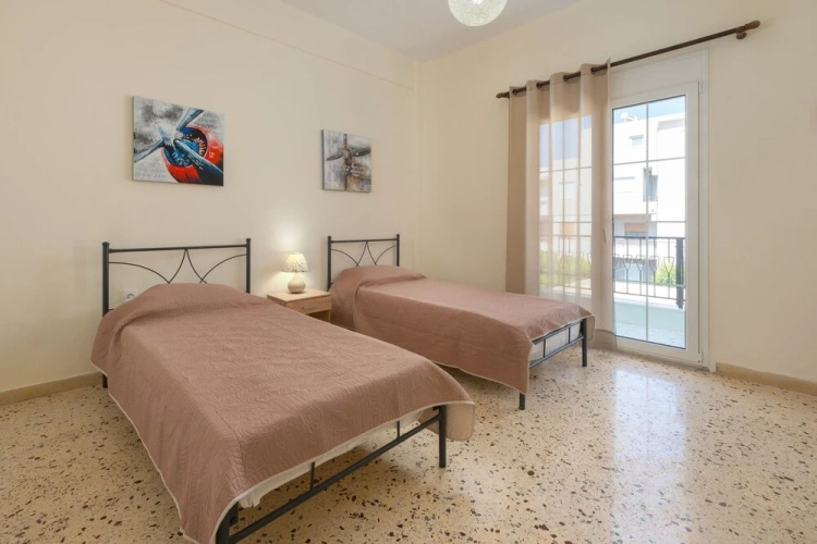 3 Bedrooms Apartment