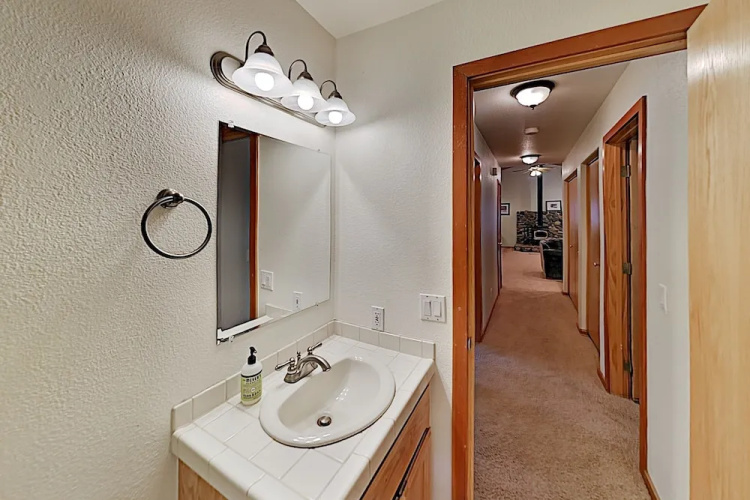 1559nort 3 Bedroom Home