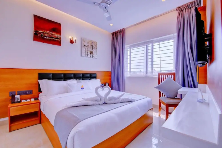 Dhruva Inn