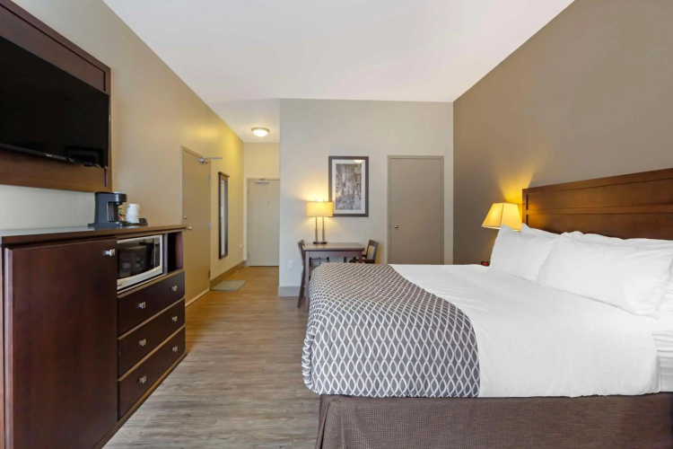 Best Western High Road Inn