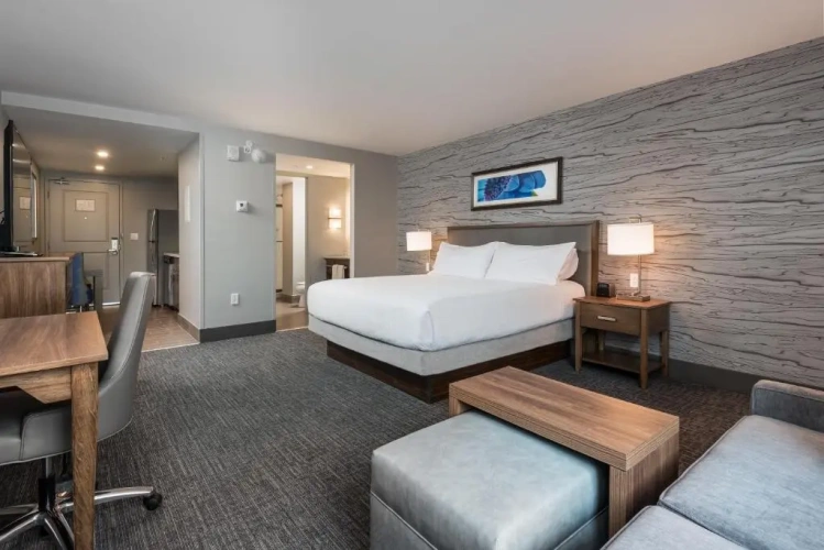 Suite with view