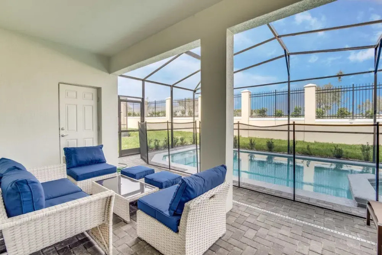 Zurich Villa Windsor At Westside