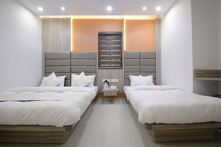 Hotel One up
