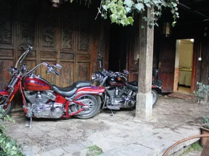 Lijiang Zhaofu Inn