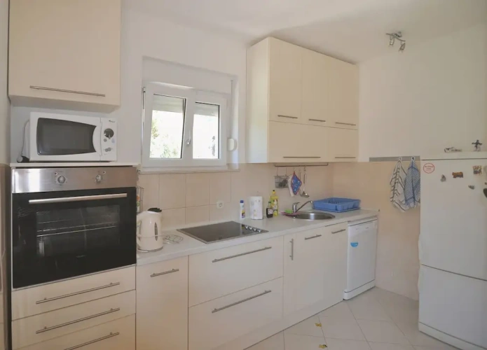 2 Bedrooms Family Apartment with garden view