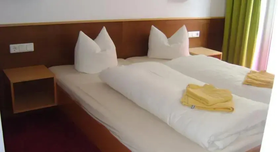 Almandin Apartments