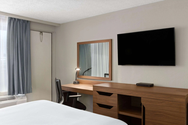 Baymont By Wyndham Edson photo 6
