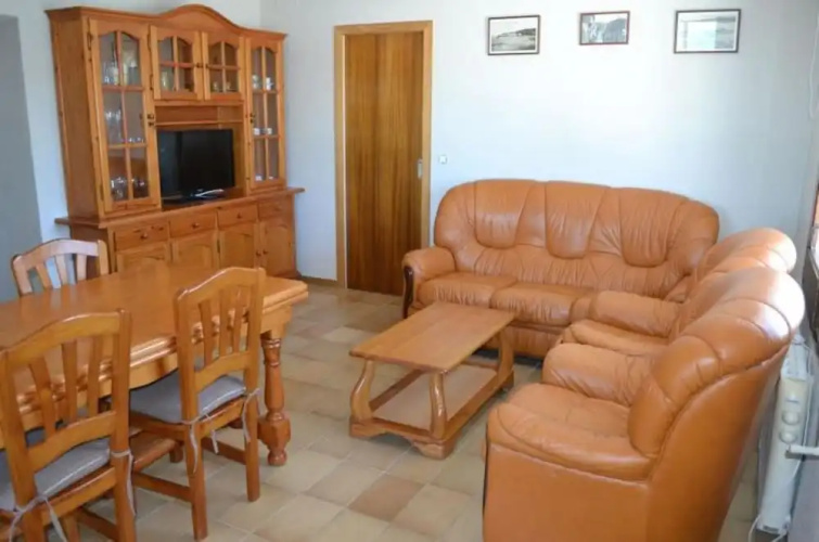 106264 - Apartment in Llança