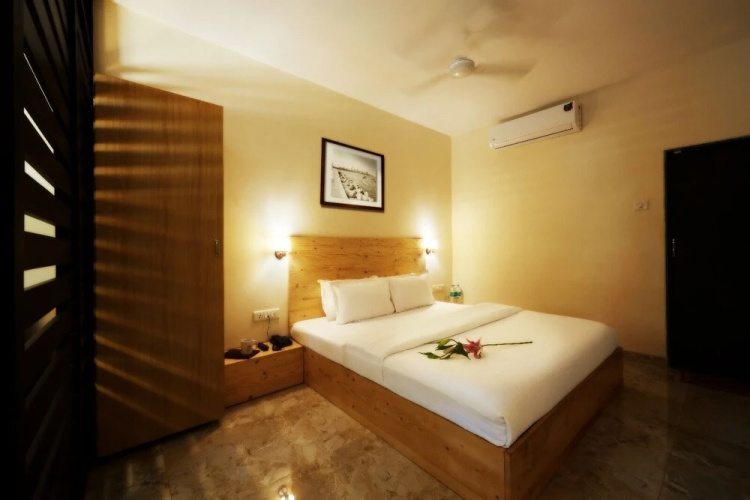 The Aksa Hotel