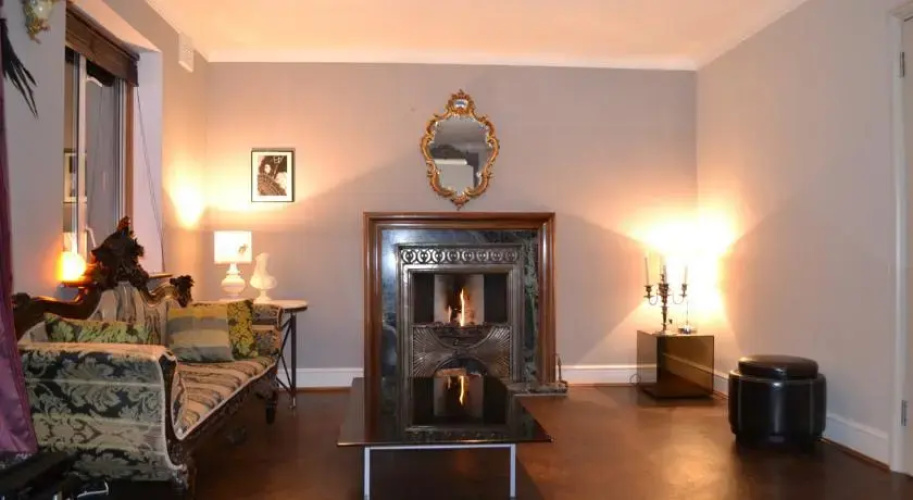 Frognal House