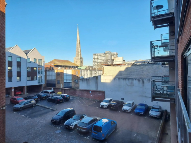 Splendid High Street 2 BR Apartment - King Bed - Wise Stays